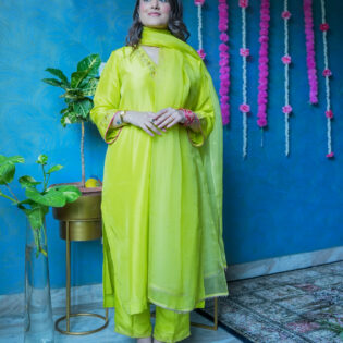 Kurta set silk green with dupatta